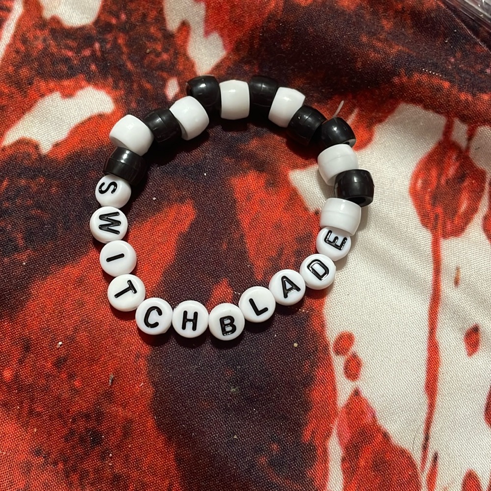 Switchblade bracelet